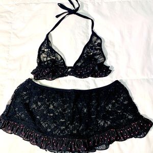 LACE BRA AND SKIRT SET( used in good condition)